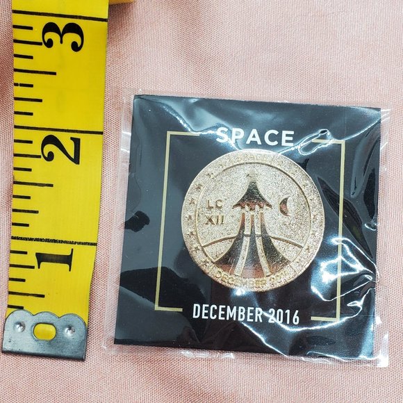 Loot Gaming by Loot Crate - Space (Dec 2016) Box Collectible Pin - Picture 5 of 5